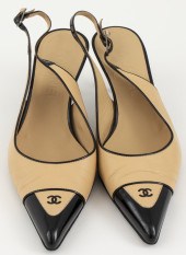 CHANEL TAN AND BLACK PATENT LE