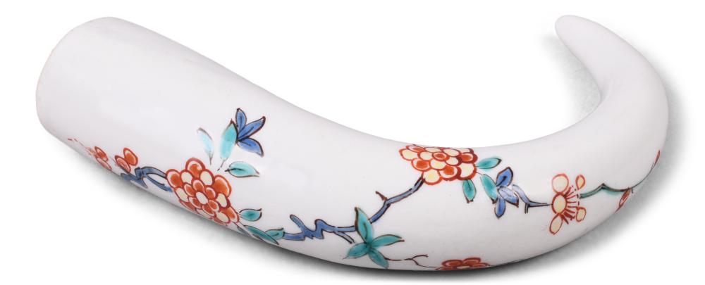 CHANTILLY PORCELAIN KAKIEMON CANE