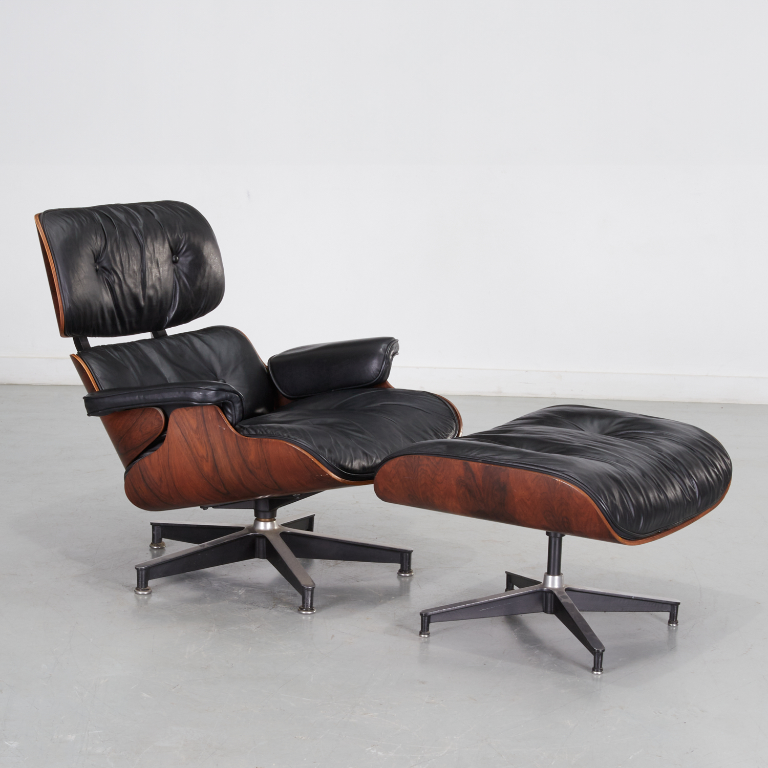 CHARLES EAMES, 670 LOUNGE CHAIR AND