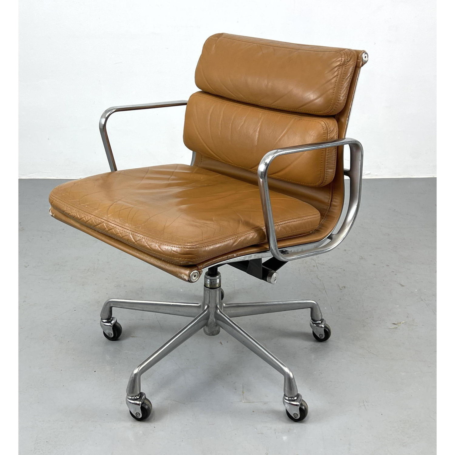 CHARLES EAMES Aluminum Group Desk
