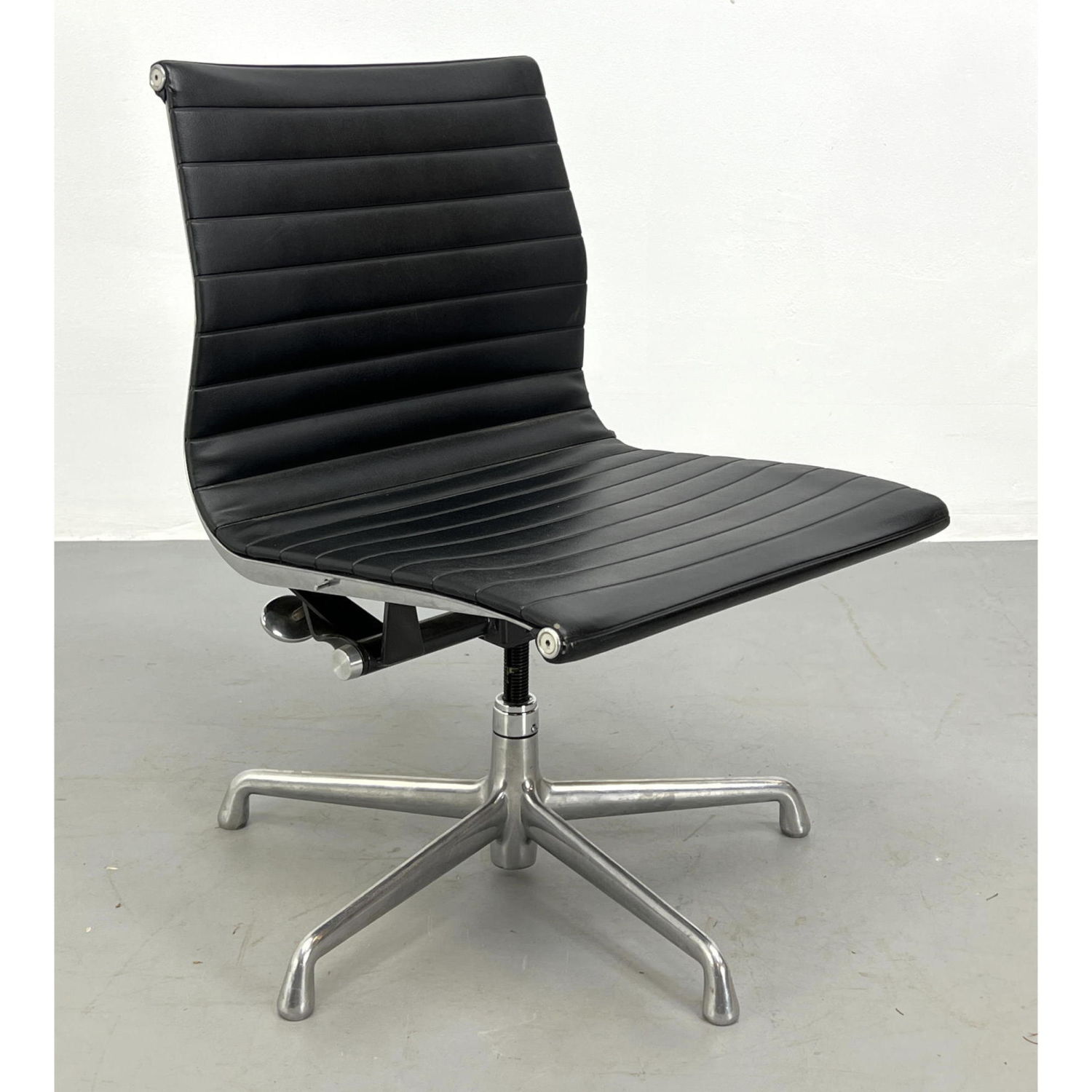 Charles Eames Herman Miller Armless
