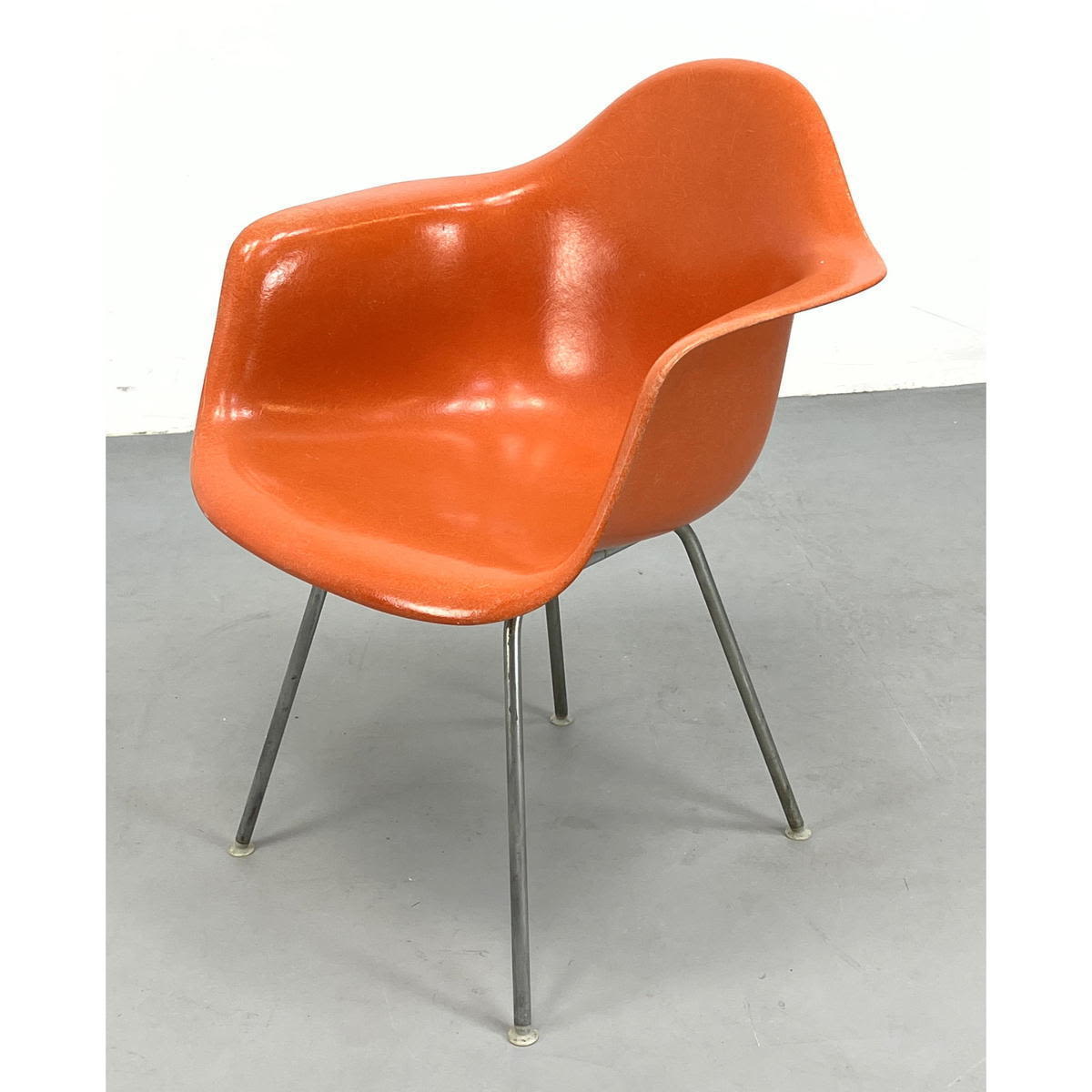 CHARLES EAMES Orange Fiberglass