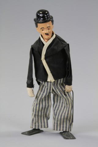 CHARLIE CHAPLIN WALKING FIGURE