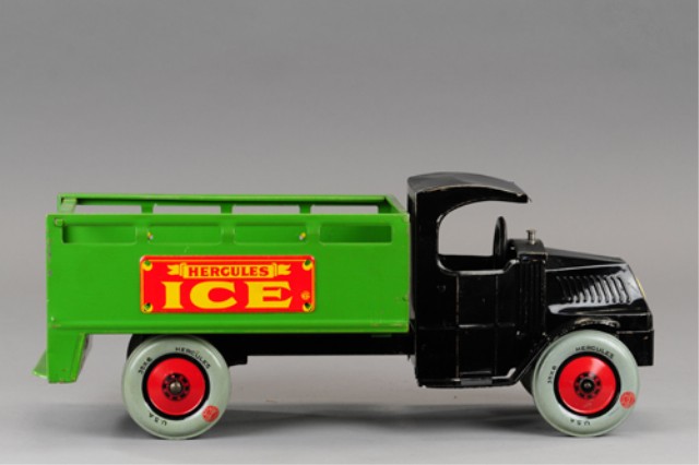 CHEIN HERCULES BOXED ICE TRUCK