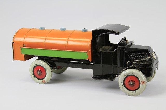 CHEIN HERCULES MACK OIL TRUCK