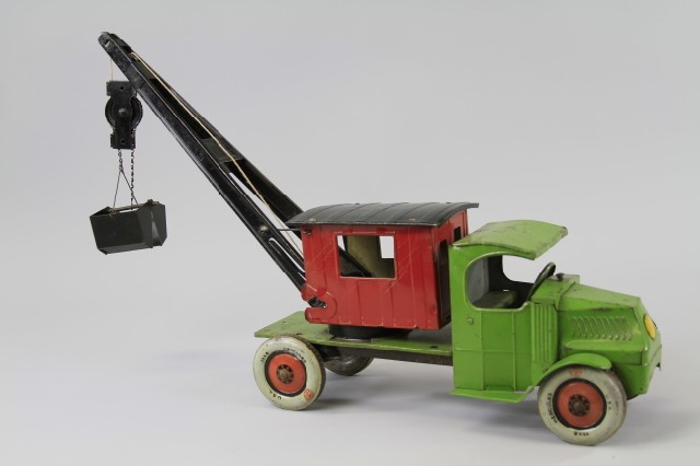 CHEIN HERCULES STEAM SHOVEL TRUCK