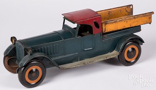 CHEIN PRESSED STEEL DUMP TRUCKChein