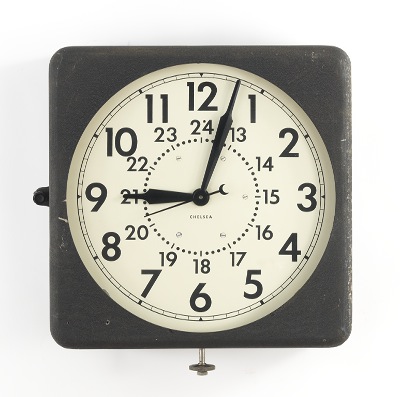 Chelsea Wall Clock Painted metal