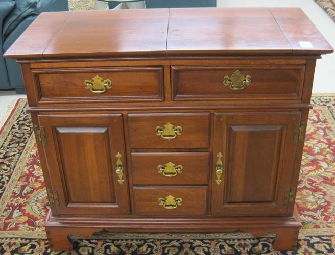CHERRY SERVING CABINET Lexington