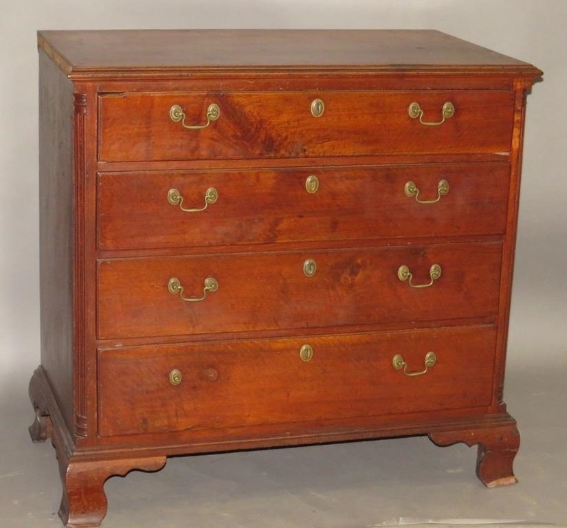 CHEST OF DRAWERSca. 1790; in walnut