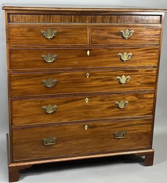 CHEST OF DRAWERSca. 1820; in