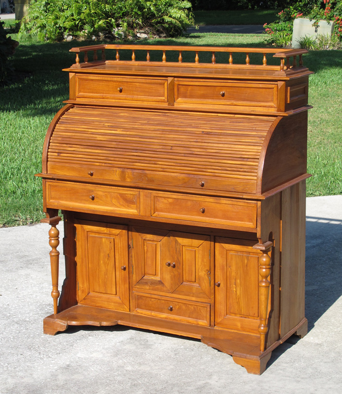 CHESTNUT ROLL TOP DESK: Top gallery