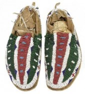 CHEYENNE OR LAKOTA BEADED MOCC