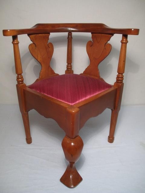 Child's corner chair. 20th