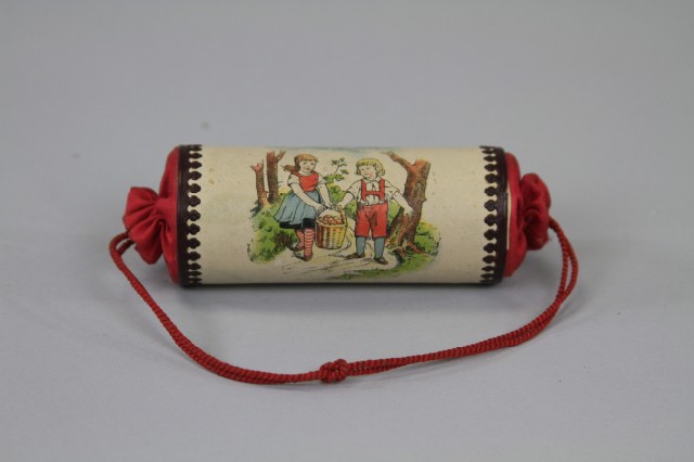 CHILD'S MUFF DRESDEN CANDY