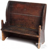CHILD'S NEW ENGLAND PINE SETTL