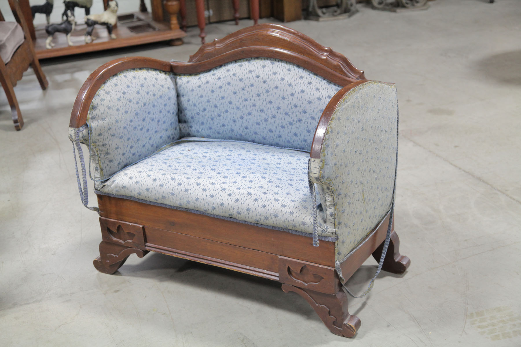 CHILD'S SETTEE.  American  early