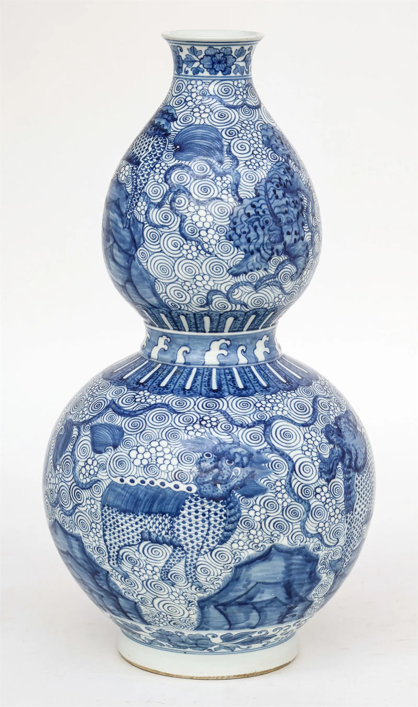 CHINA QING DYNASTY BLUE AND WHITE