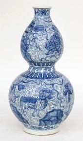 CHINA QING DYNASTY BLUE AND WH