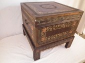 CHINA TRADE PIGSKIN TRUNKVinta