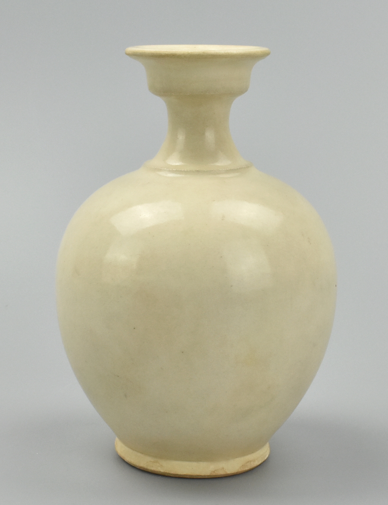 CHINES GONGXIAN WARE WHITE GLAZED