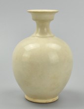 CHINES GONGXIAN WARE WHITE GLA