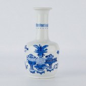 CHINESE 18TH C. KANGXI PORCELA