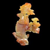 CHINESE AGATE CARVED FISH VASE