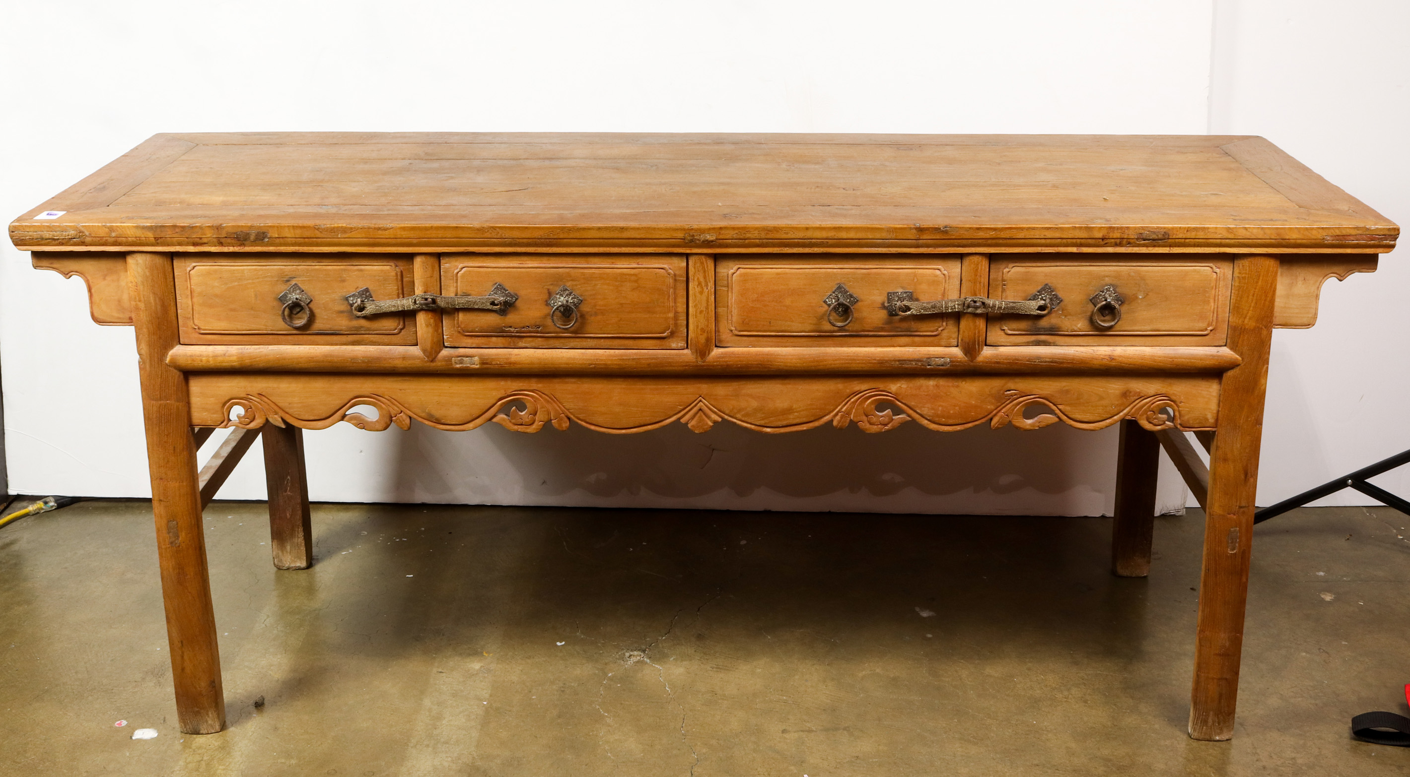 CHINESE ALTAR COFFER TABLE