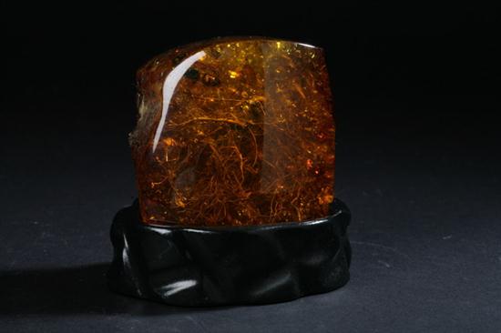 CHINESE AMBER PEBBLE. With