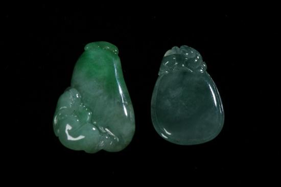 CHINESE APPLE GREEN JADE CARVING.