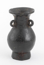 CHINESE ARCHAIC BRONZE DIMINUT