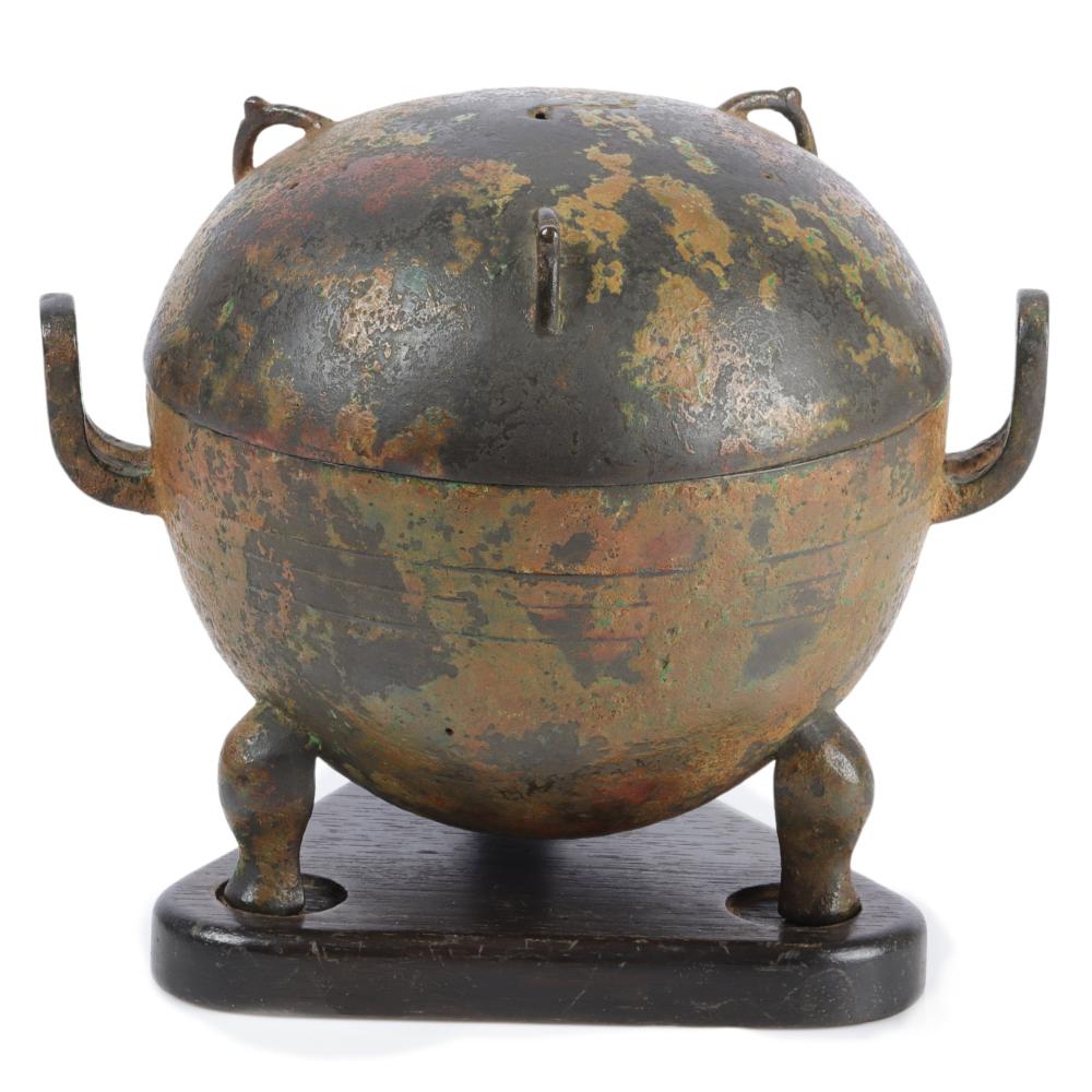 CHINESE ARCHAIC BRONZE LIDDED DUI
