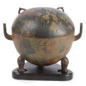 CHINESE ARCHAIC BRONZE LIDDED
