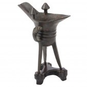 CHINESE ARCHAIC BRONZE TRIPOD