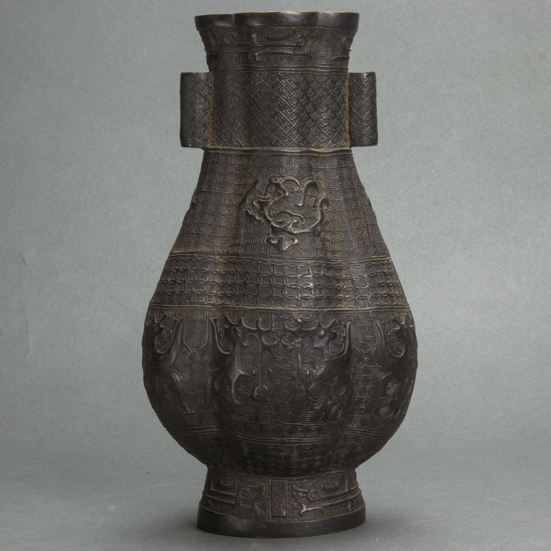 CHINESE ARCHAISTIC BRONZE ARROW