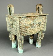 CHINESE ARCHAISTIC BRONZE DING