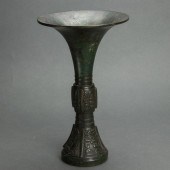 CHINESE ARCHAISTIC BRONZE GU-F