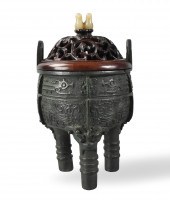 CHINESE ARCHAISTIC BRONZE TRIP