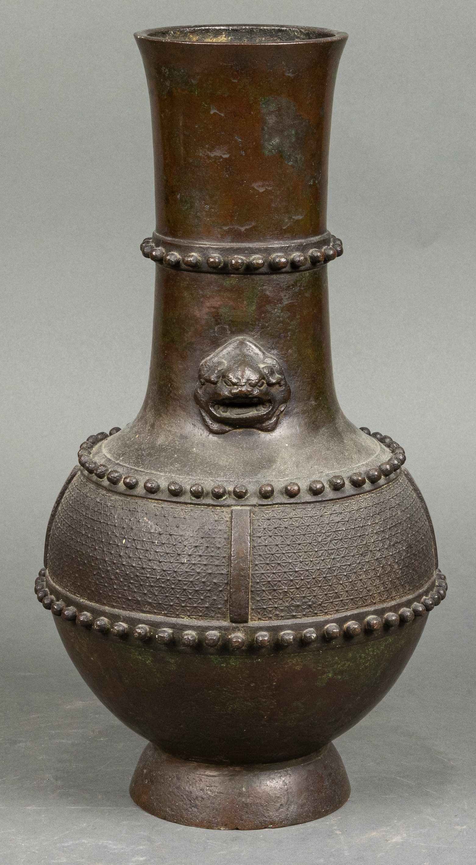 CHINESE ARCHAISTIC BRONZE VASE