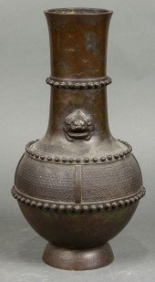 CHINESE ARCHAISTIC BRONZE VASE