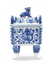CHINESE B & W COVERED PORCELAI