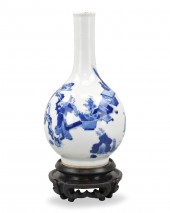 CHINESE B & W GLOBULAR VASE W/