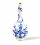 CHINESE B & W VASE W/ ANTIQUE