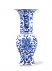 CHINESE B & W YENYEN VASE W/ P