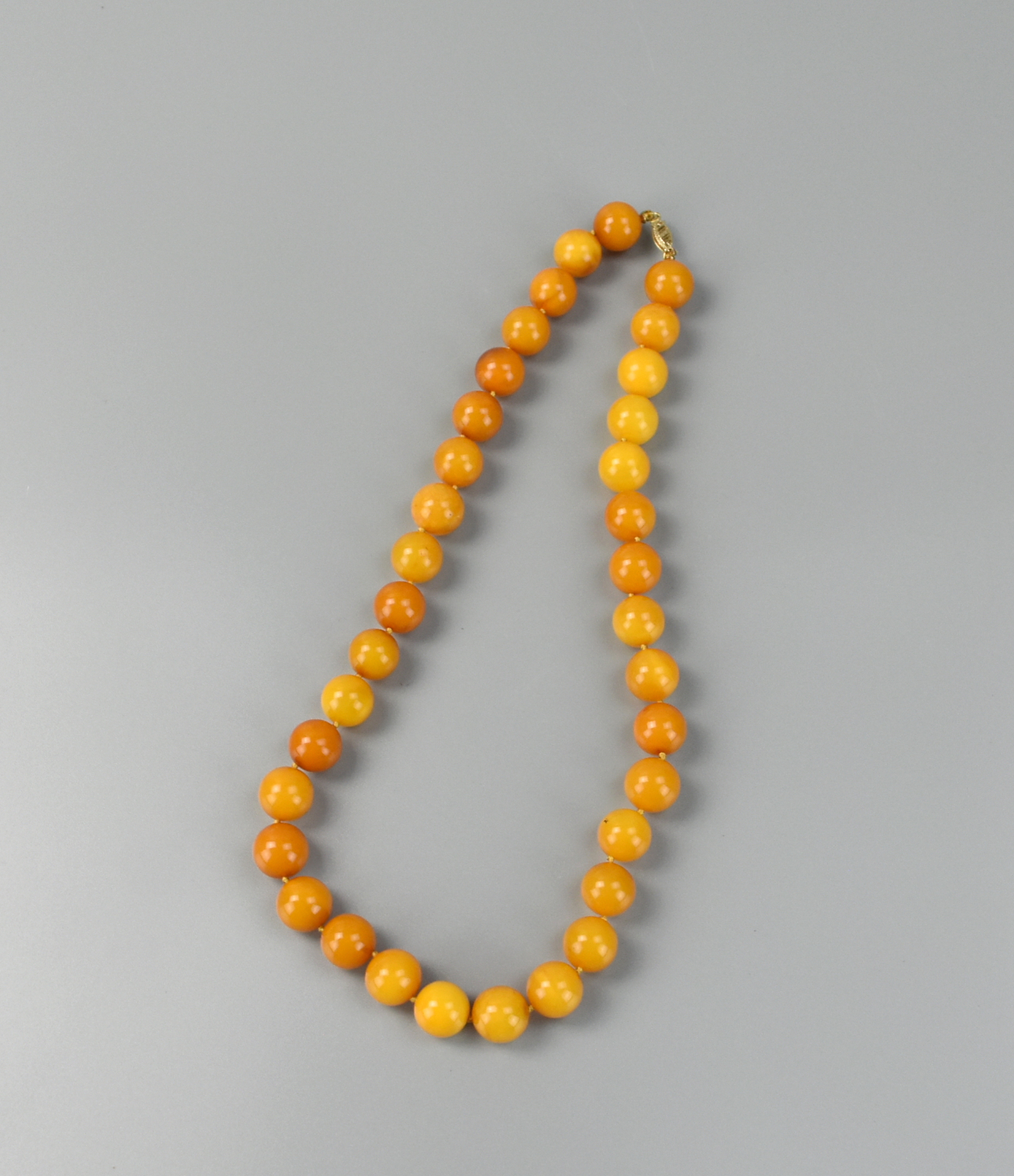 CHINESE BEADED BEESWAX NECKLACE A
