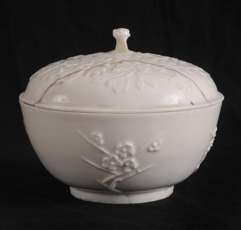 CHINESE BLANC-DE-CHINE PORCELAIN