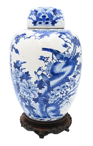 CHINESE BLUE AND WHITE BALUSTER JAR