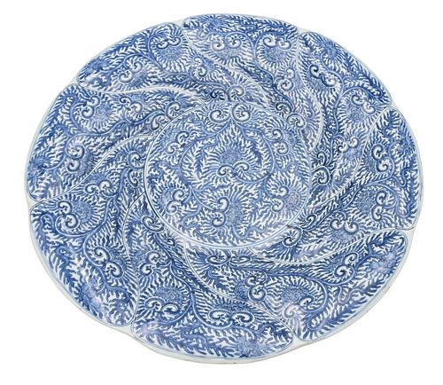 CHINESE BLUE AND WHITE CHARGER,