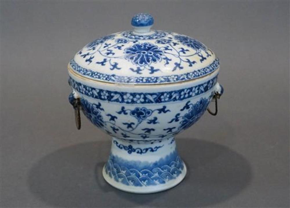 CHINESE BLUE AND WHITE COVERED STEM